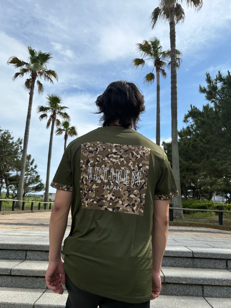 グリーンActiveMカモ柄 Tシャツ
